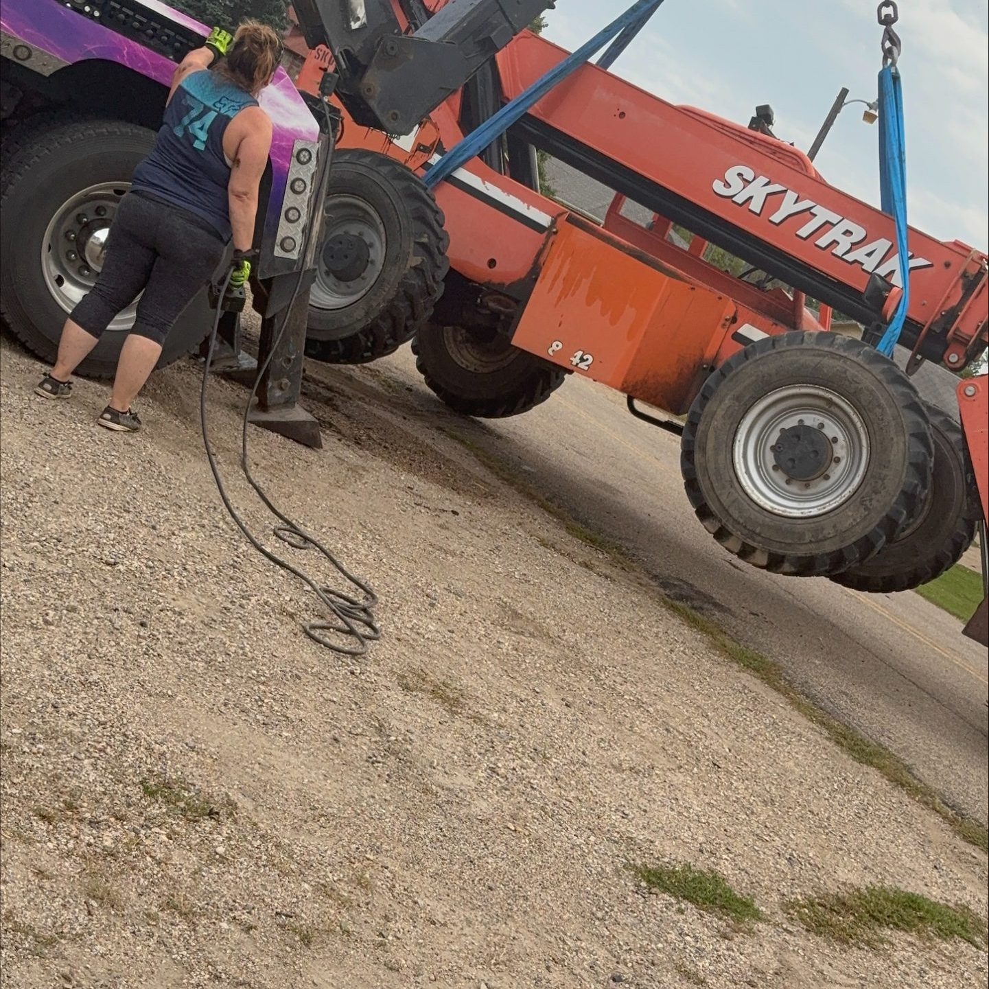 Boss Towing Lady (11)