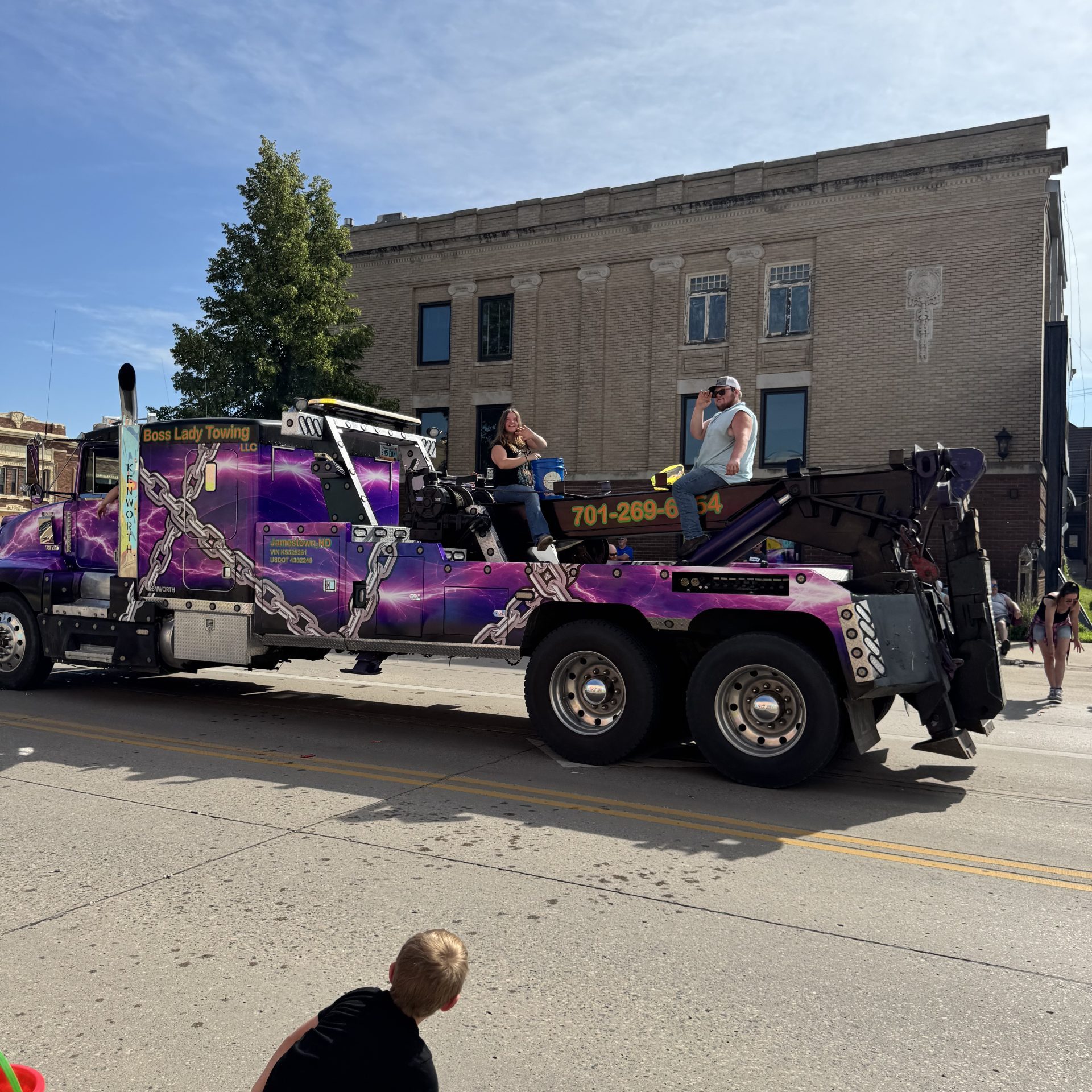 Boss Towing Lady (7)
